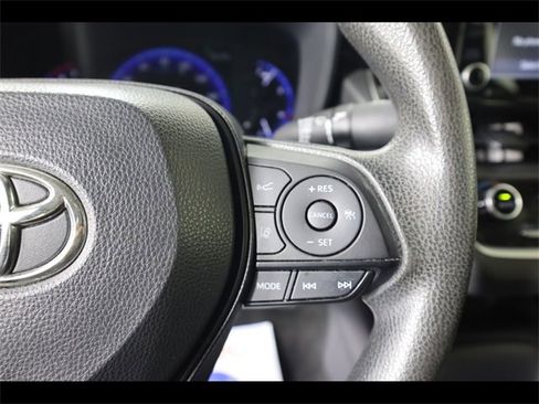 Used 2022 Toyota Corolla LE image 25