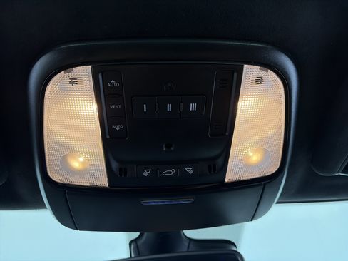 Used 2024 Dodge Durango SRT AWD/4WD image 33