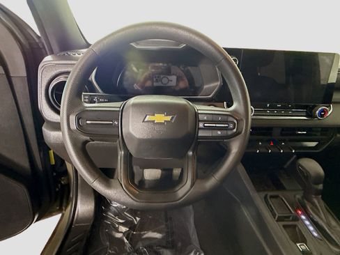 Used 2024 Chevrolet Colorado W/T image 13