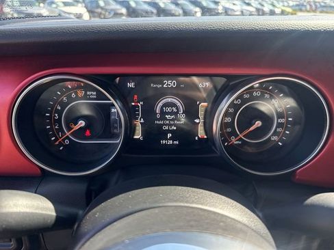 Used 2023 Jeep Gladiator Rubicon w/ Cold Weather Group AWD/4WD image 18