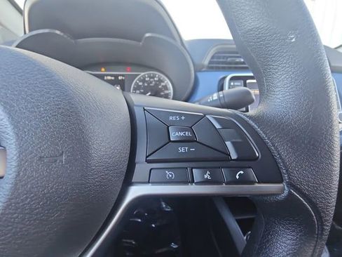 Used 2025 Nissan Versa SV w/ Trunk Package image 11