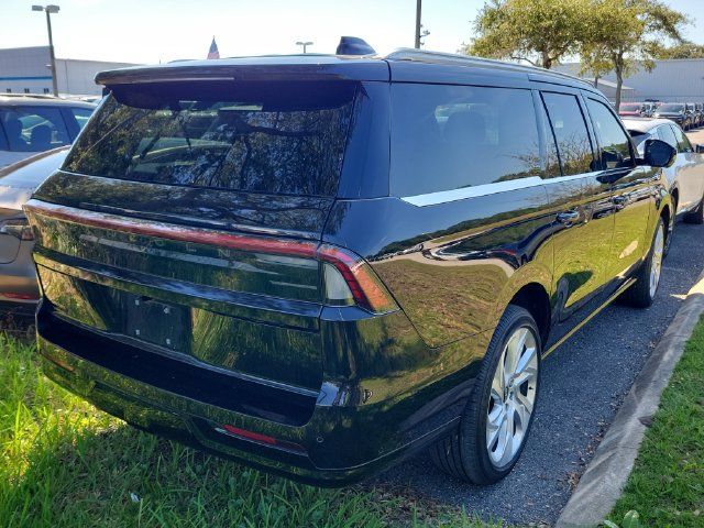 Used 2025 Lincoln Navigator L Reserve AWD/4WD image 5