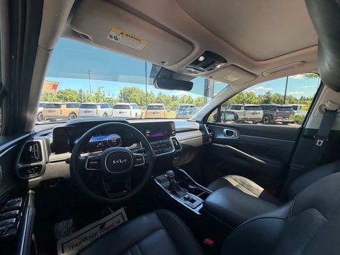 Used 2023 Kia Sorento SX AWD/4WD image 10