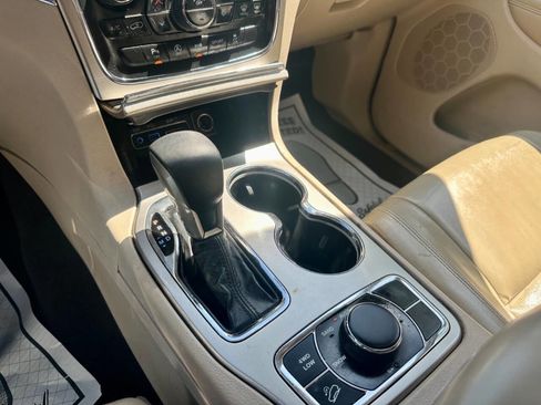 Used 2017 Jeep Grand Cherokee Limited AWD/4WD image 27