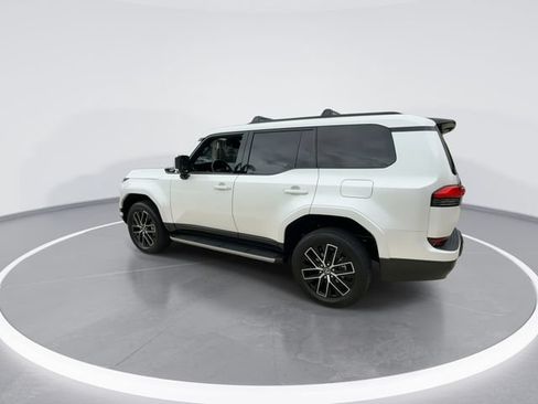 Used 2024 Lexus GX 550 w/ Cold Area Package AWD/4WD image 5