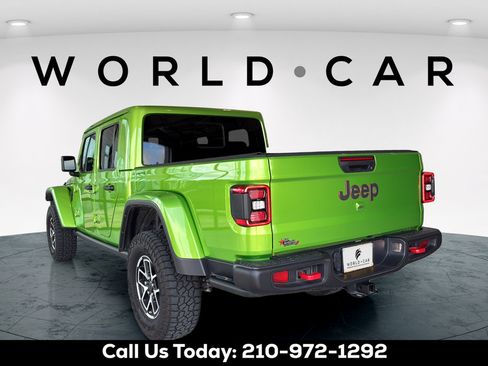 Used 2025 Jeep Gladiator Rubicon w/ Steel Bumper Group AWD/4WD image 11