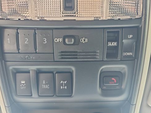 Used 2023 Toyota 4Runner TRD Off-Road Premium w/ Moonroof Package AWD/4WD image 21