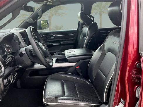 Used 2025 RAM 1500 Laramie AWD/4WD image 10