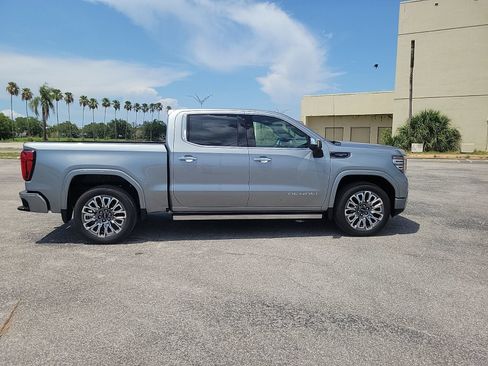 Used 2026 GMC Sierra 1500 Denali Ultimate AWD/4WD image 4