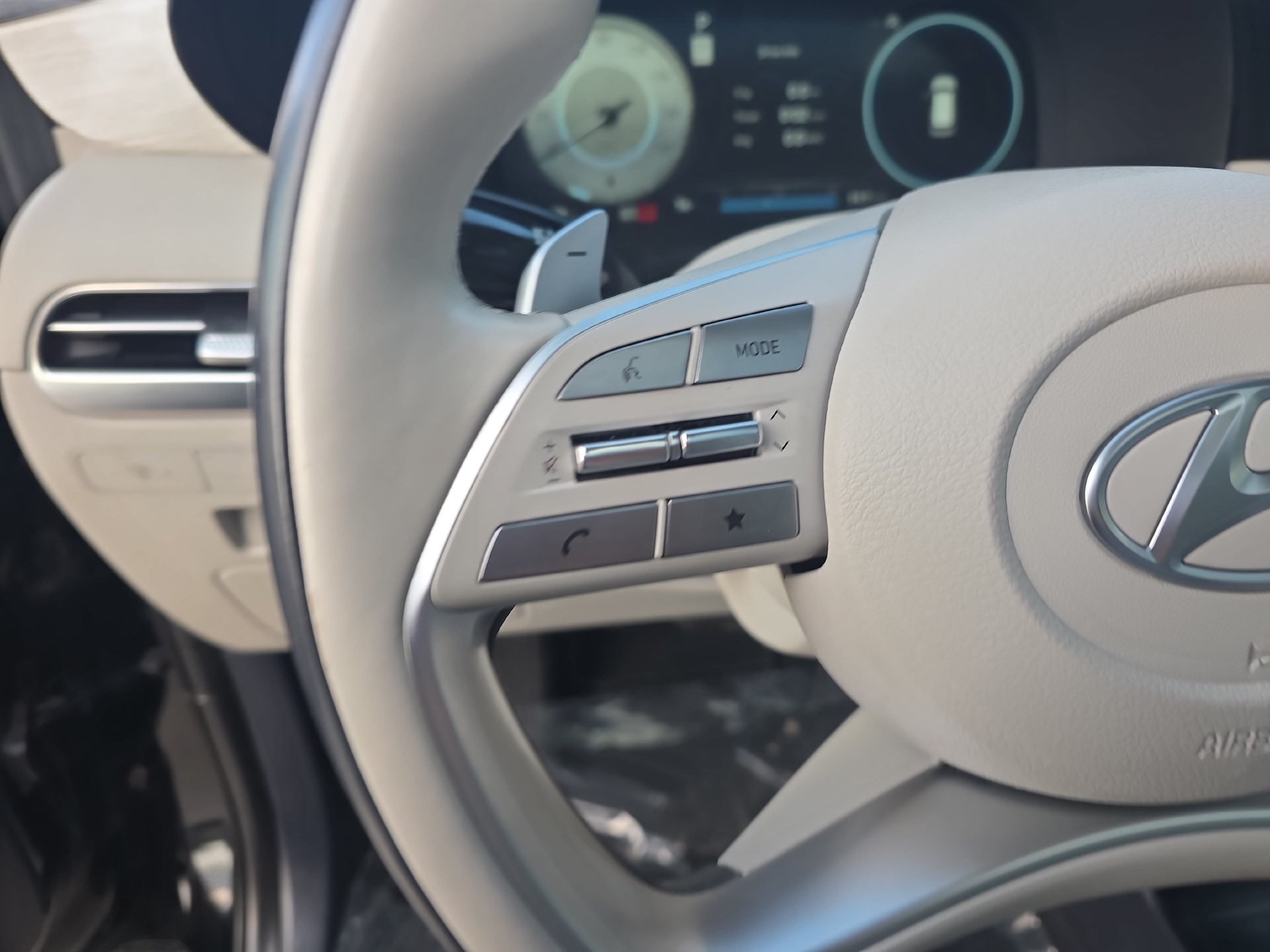 Used 2023 Hyundai Palisade Calligraphy w/ Winter Package FWD image 17
