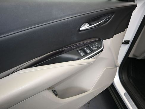Used 2021 Cadillac XT4 Luxury FWD image 11