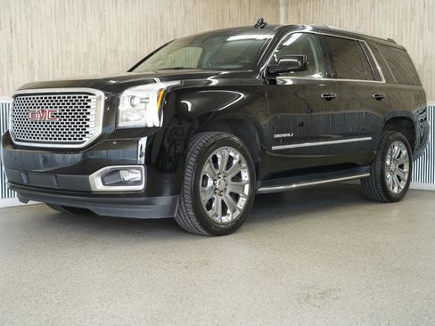 Used 2016 GMC Yukon Denali w/ Open Road Package image 9