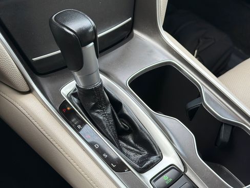 Used 2022 Honda Accord EX-L image 18