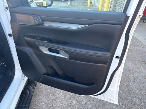 Used 2024 Ford Ranger Lariat w/ FX4 Off-Road Package image 43