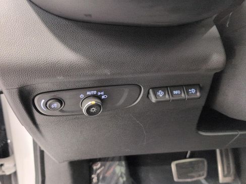 Used 2023 Buick Envision Essence w/ Technology Package I AWD/4WD image 10