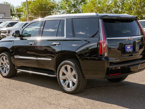 Used 2016 Cadillac Escalade Luxury AWD/4WD image 7