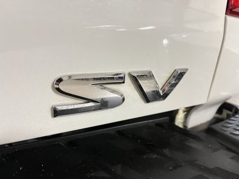Used 2018 Nissan Titan SV w/ SV Convenience Package image 24