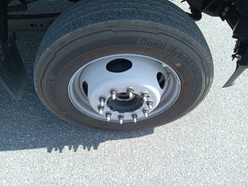 New 2023 Ford F550 4x4 Regular Cab Super Duty image 10