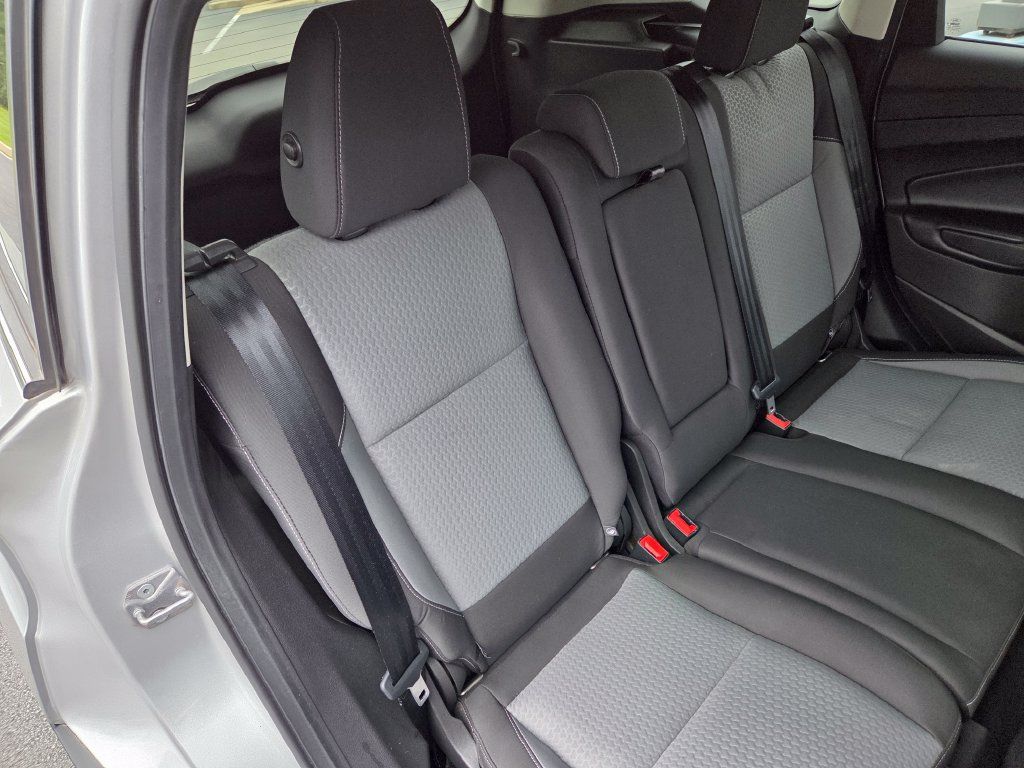 Used 2019 Ford Escape SE FWD image 26