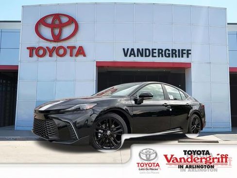 New 2026 Toyota Camry SE FWD image 1