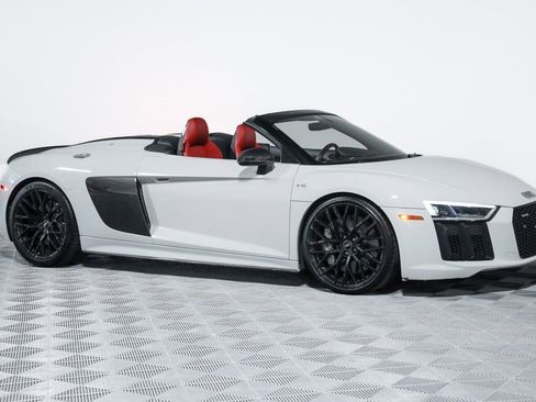 Used 2018 Audi R8 V10 plus image 14