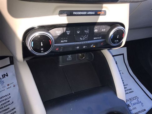 Used 2022 Ford Escape SE w/ Convenience Package image 19