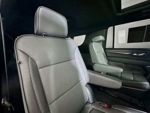 Used 2024 GMC Yukon XL Denali AWD/4WD image 30