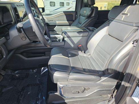 Used 2024 Ford F250 Platinum image 22