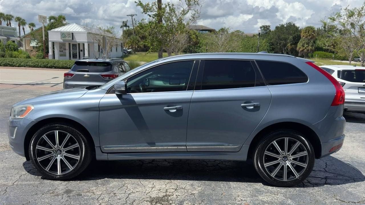 Used 2017 Volvo XC60 T6 Inscription AWD/4WD image 2