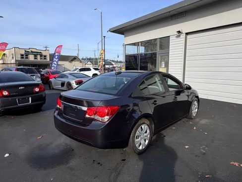 Used 2015 Chevrolet Cruze LS image 3