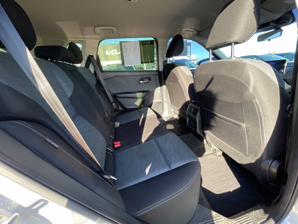 Used 2023 Nissan Rogue SV FWD image 26