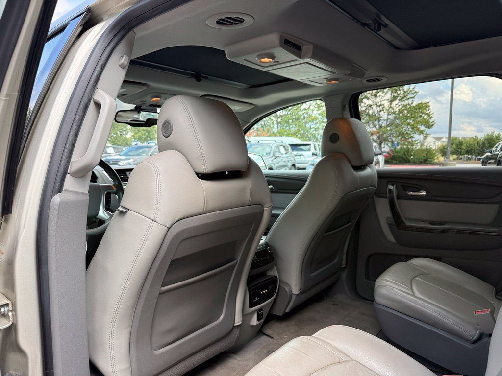 Used 2016 GMC Acadia SLT w/ Open Road Package FWD image 31