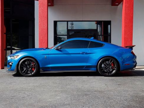 Used 2021 Ford Mustang Shelby GT500 w/ Technology Package RWD image 9