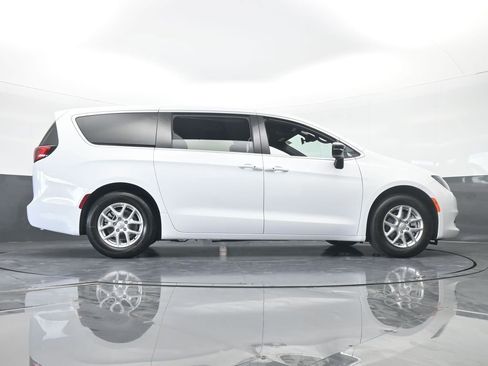 New 2026 Chrysler Voyager LX image 55