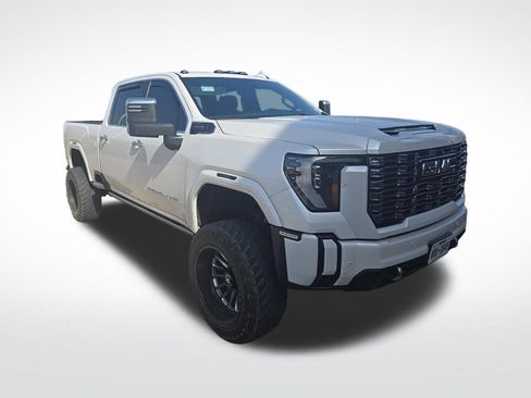 Used 2025 GMC Sierra 2500 Denali Ultimate AWD/4WD image 2