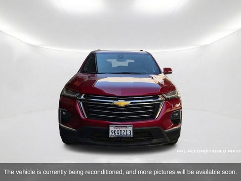 Used 2023 Chevrolet Traverse LT w/ LPO, Roadside Safety Package FWD image 2