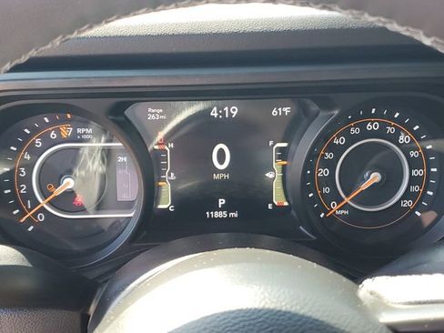 Used 2025 Jeep Gladiator Sport AWD/4WD image 14