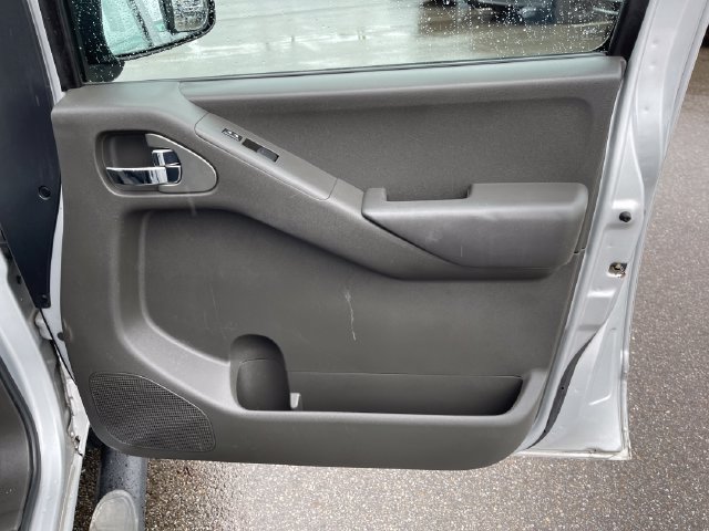 Used 2012 Nissan Frontier SV w/ SV Premium Utility Pkg AWD/4WD image 40