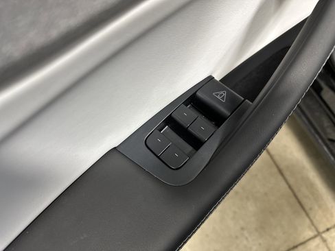 Used 2026 Tesla Model Y 2WD image 15