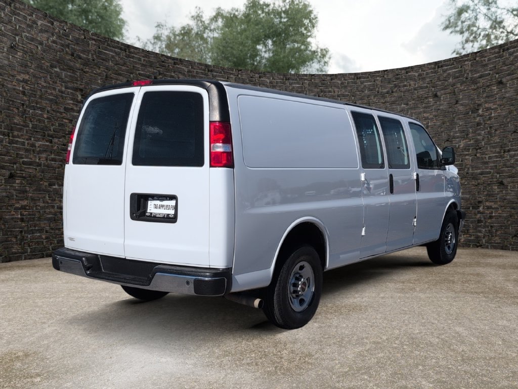 Used 2022 GMC Savana 3500 Extended w/ Driver Convenience Package RWD image 7