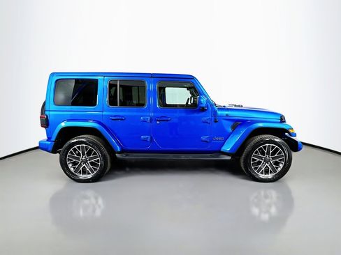 Used 2023 Jeep Wrangler Unlimited Sahara AWD/4WD image 6