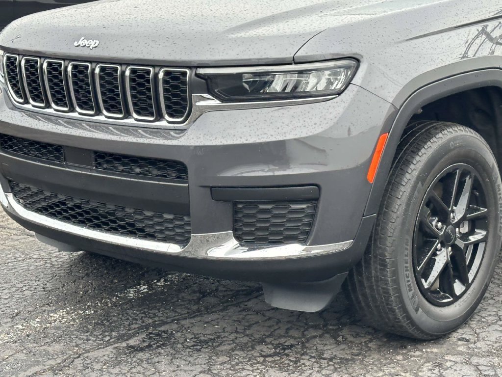 Used 2023 Jeep Grand Cherokee L Laredo w/ Luxury Tech Group I AWD/4WD image 8