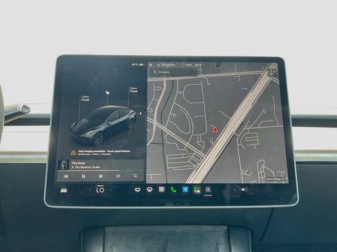 Used 2024 Tesla Model Y Long Range RWD image 13