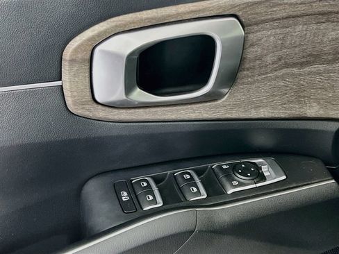 Certified 2022 Kia Sorento EX w/ Panoramic Sunroof Package FWD image 11