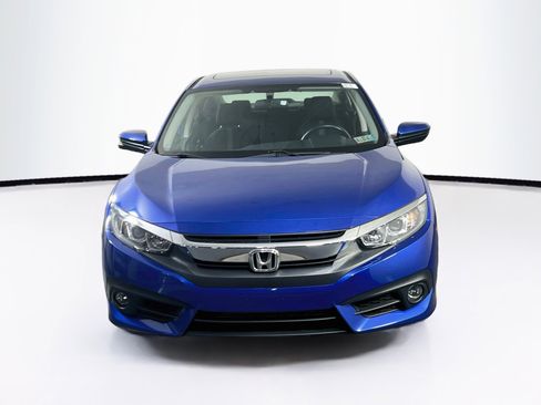 Used 2018 Honda Civic EX-T image 2