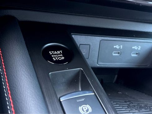 New 2025 Nissan Kicks SR image 24