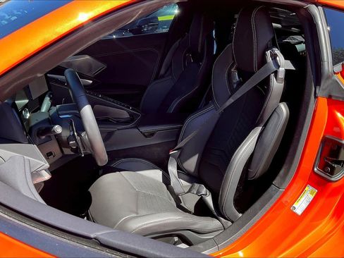 Used 2025 Chevrolet Corvette Stingray Preferred Cpe w/ 2LT RWD image 25