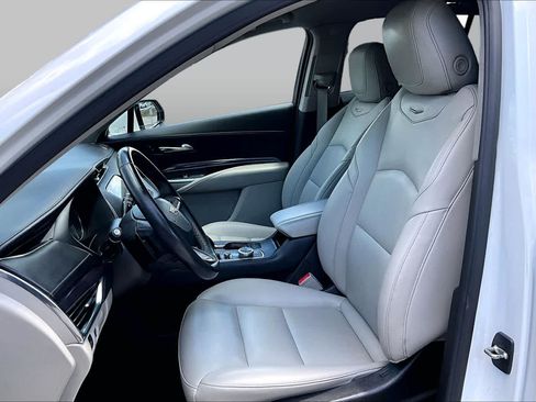 Used 2023 Cadillac XT4 Luxury FWD image 8