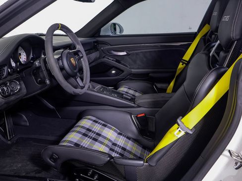 Certified 2019 Porsche 911 GT3 RS RWD image 5