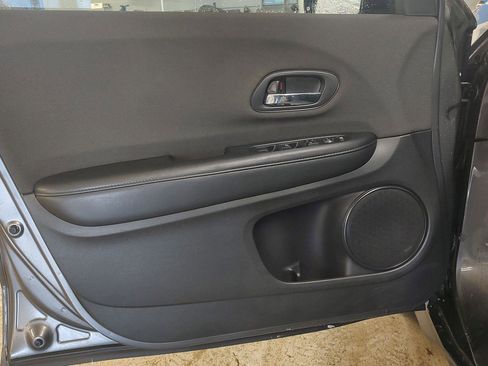 Certified 2019 Honda HR-V LX image 18